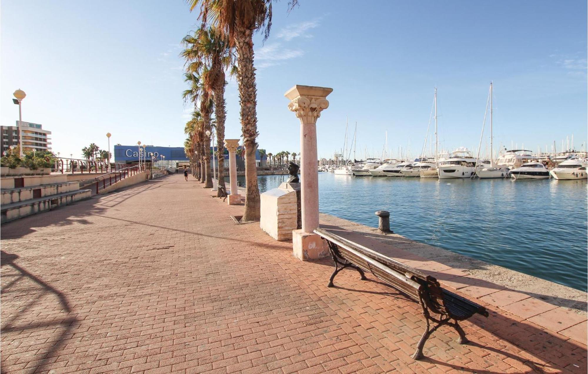 3 Bedroom Gorgeous Apartment In Alicante Eksteriør bilde